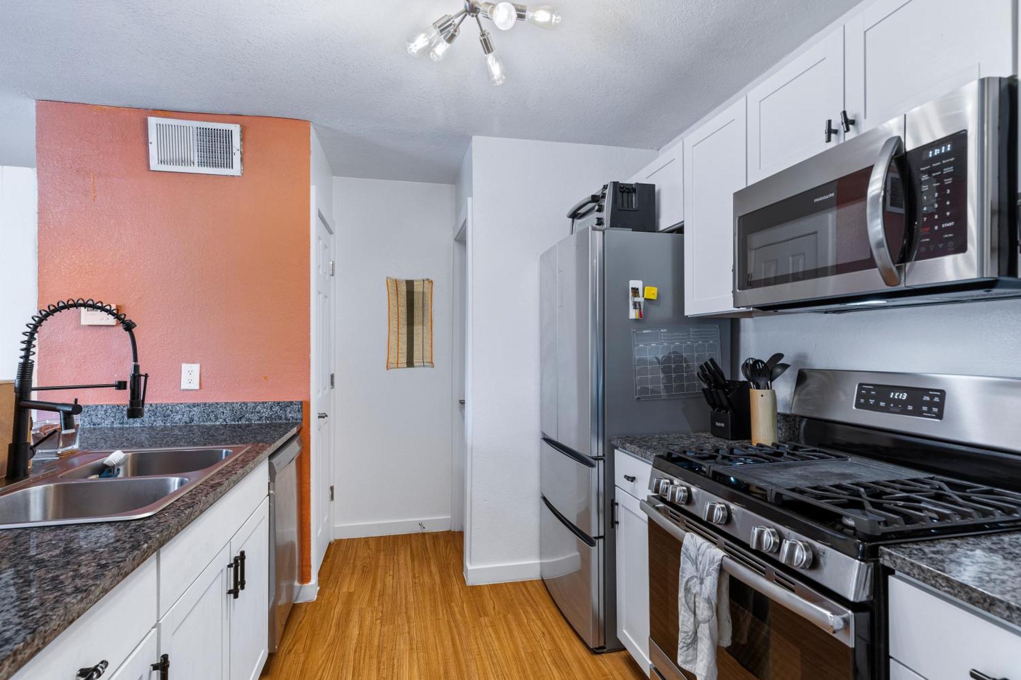 Mella House Apartment Austin Bagian luar foto
